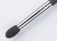 黒檀のハンドルが付いている贅沢な灰色のリスの毛の構造の鉛筆の折目のブラシ