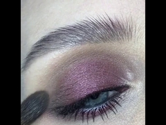 How To Makeup By Using Squirrel Hair Eyeshadow Blending?