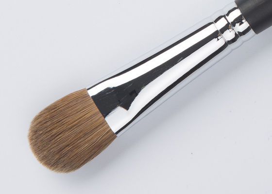 精密なアプリケーションのための、クルエルティフリーオレンジ合成繊維を使用した、スモールポインテッドコンシーラーブラシ