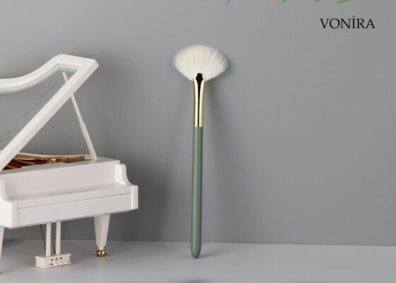 Vonira カスタム卸売 天然白山羊毛 ファン ハイライター ブラシ (プライベートラベルサービス付き)